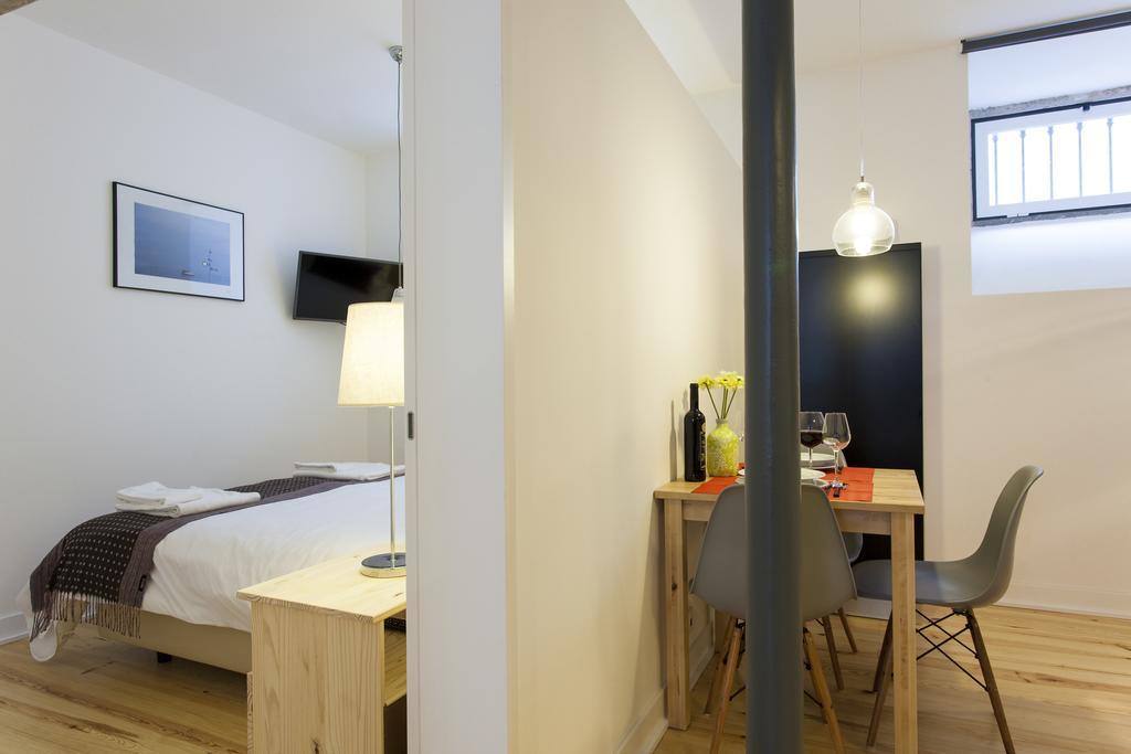 Joivy Cosy 1-Bed Flat With Workspace In Santa Catarina, Moments From Luis De Camoes Sq Apartment Lisbon Room photo